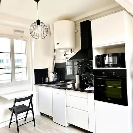Vue Tour Eiffel Ligne 14 A Cote De Paris Apartment Gentilly