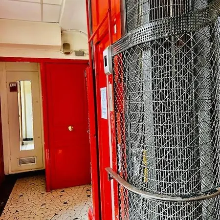 Vue Tour Eiffel Ligne 14 A Cote De Paris Apartment Gentilly