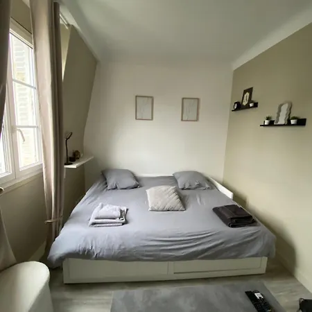 Vue Tour Eiffel Ligne 14 A Cote De Paris Apartment Gentilly